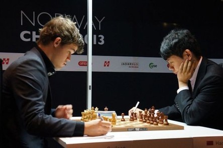 Hikaru reacts to former Magnus second GM Hammer's tweet to Karjakin 